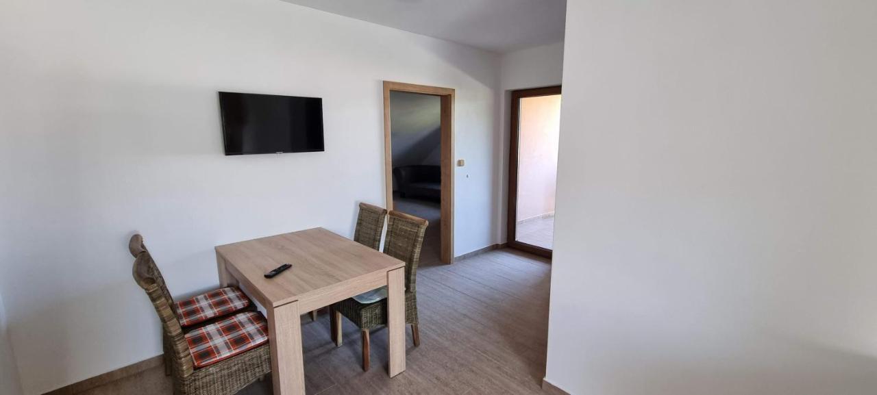 Apartmany Adieu 2 Тршебонь Экстерьер фото
